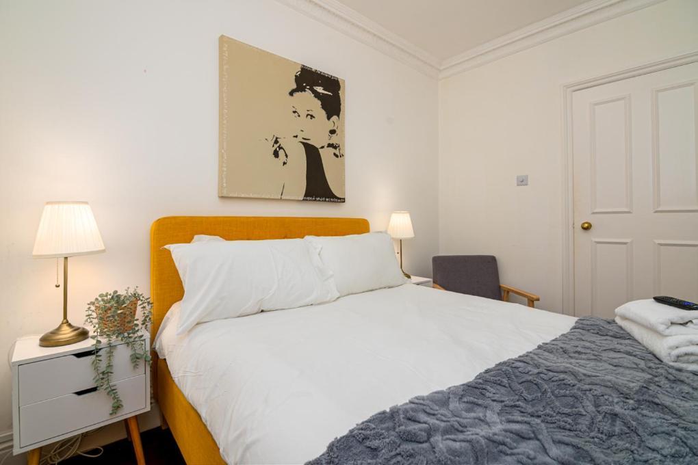 Camden Hub Apartament *